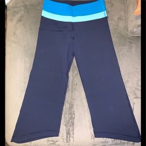 ***RARE** Lululemon crops Blue NWOT